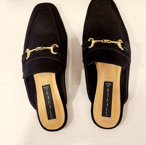Steve Madden Slip-on Black Mules , Suede  top with Gold Accent, Size 7 - Picture 1 of 3